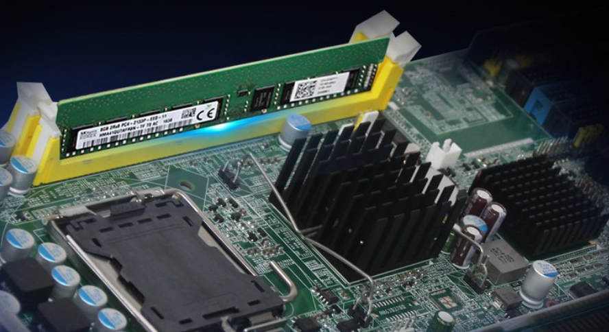 同時(shí)配置了工業(yè)級(jí)內(nèi)存，性能更加穩(wěn)定。